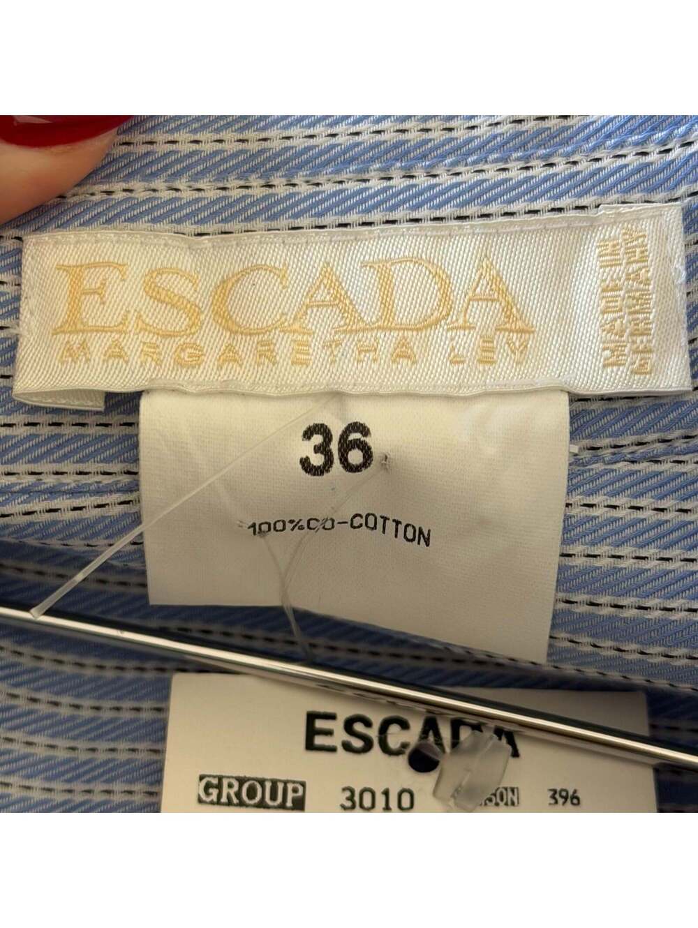 Escada - Picture 8 of 9